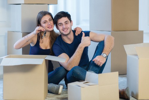 Planning and booking a moving truck in Crewshill